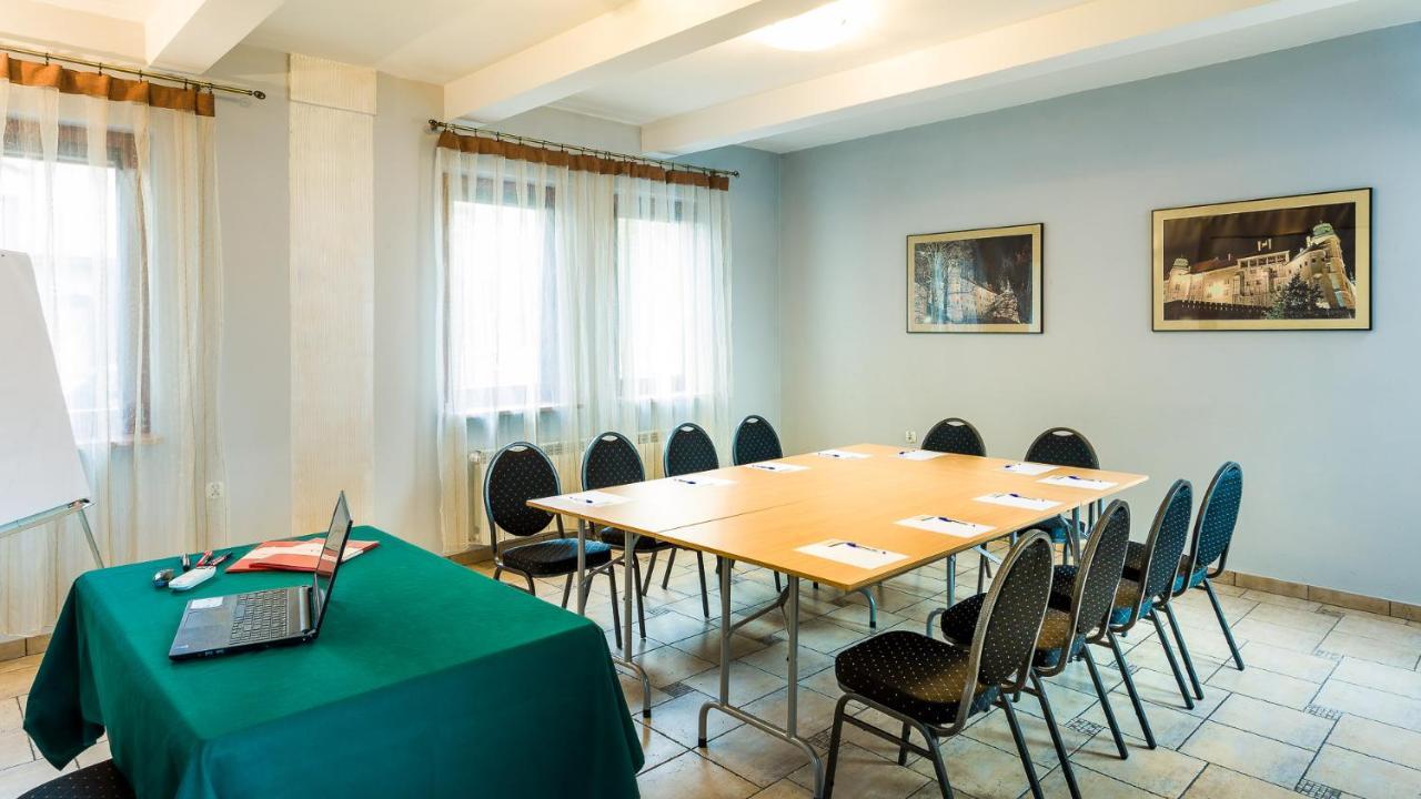 Sm Business & Hotel