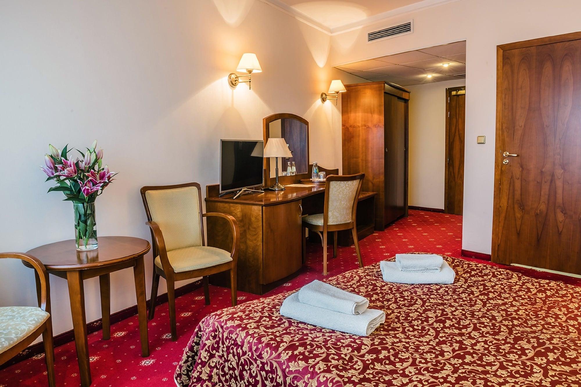 Hotel Sympozjum &