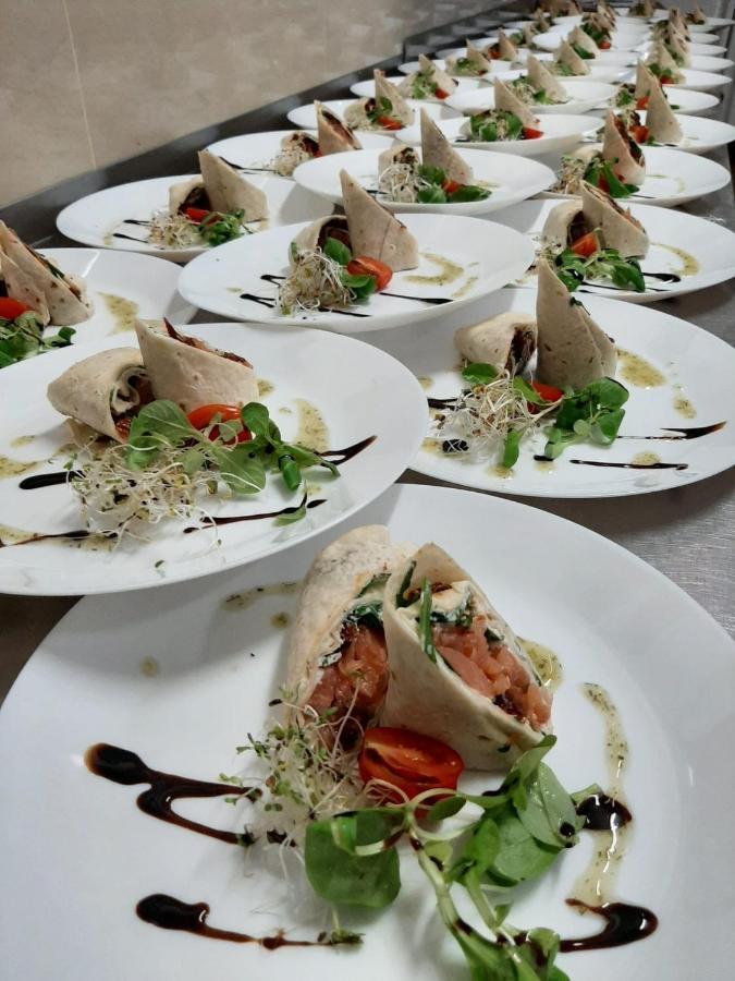 Dworek Złoty Róg I Restauracja Hotel 3*
