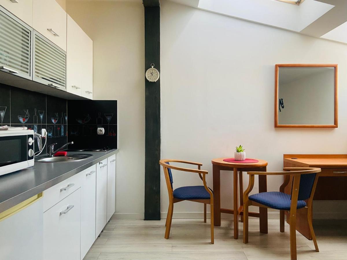 Station Arianska Apartamento Cracóvia