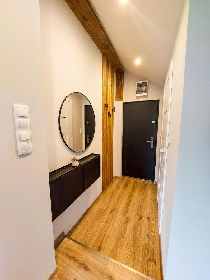 Mr - Limba Apartament *