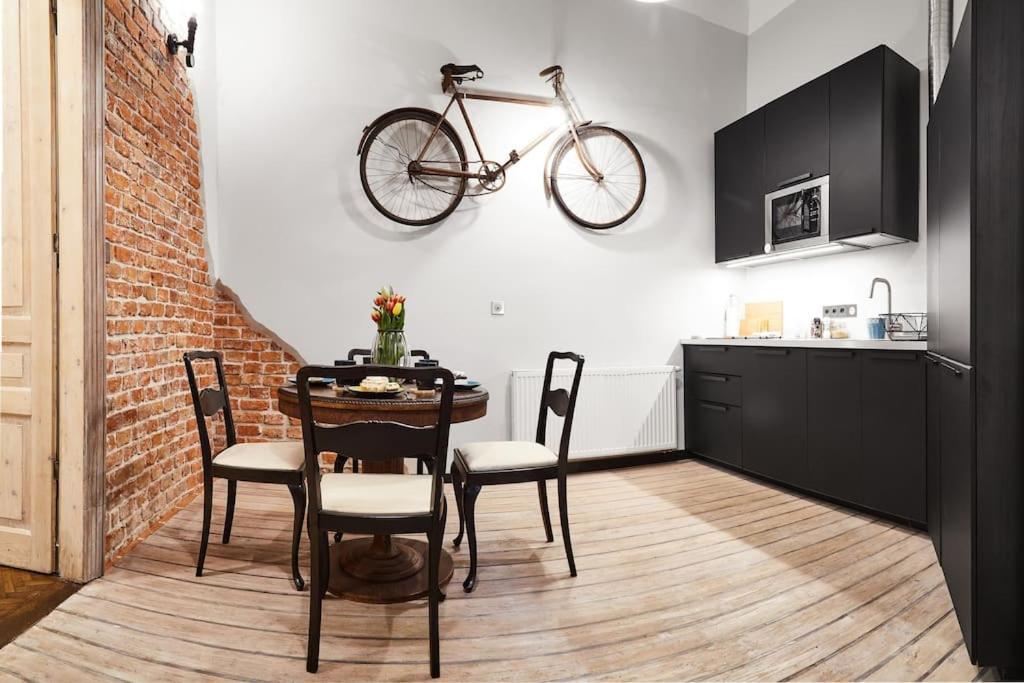 Househost Apartment: Jozefa Dietla 73/7 Krakow