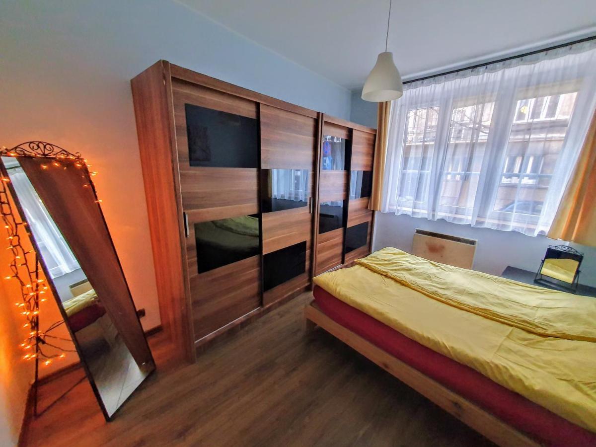 Basic, Quiet Close To Main Square Krakau