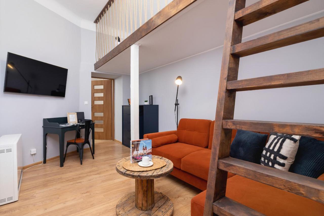 Apartment Mezzanine Retro Strzelecka Old Town By Renters
