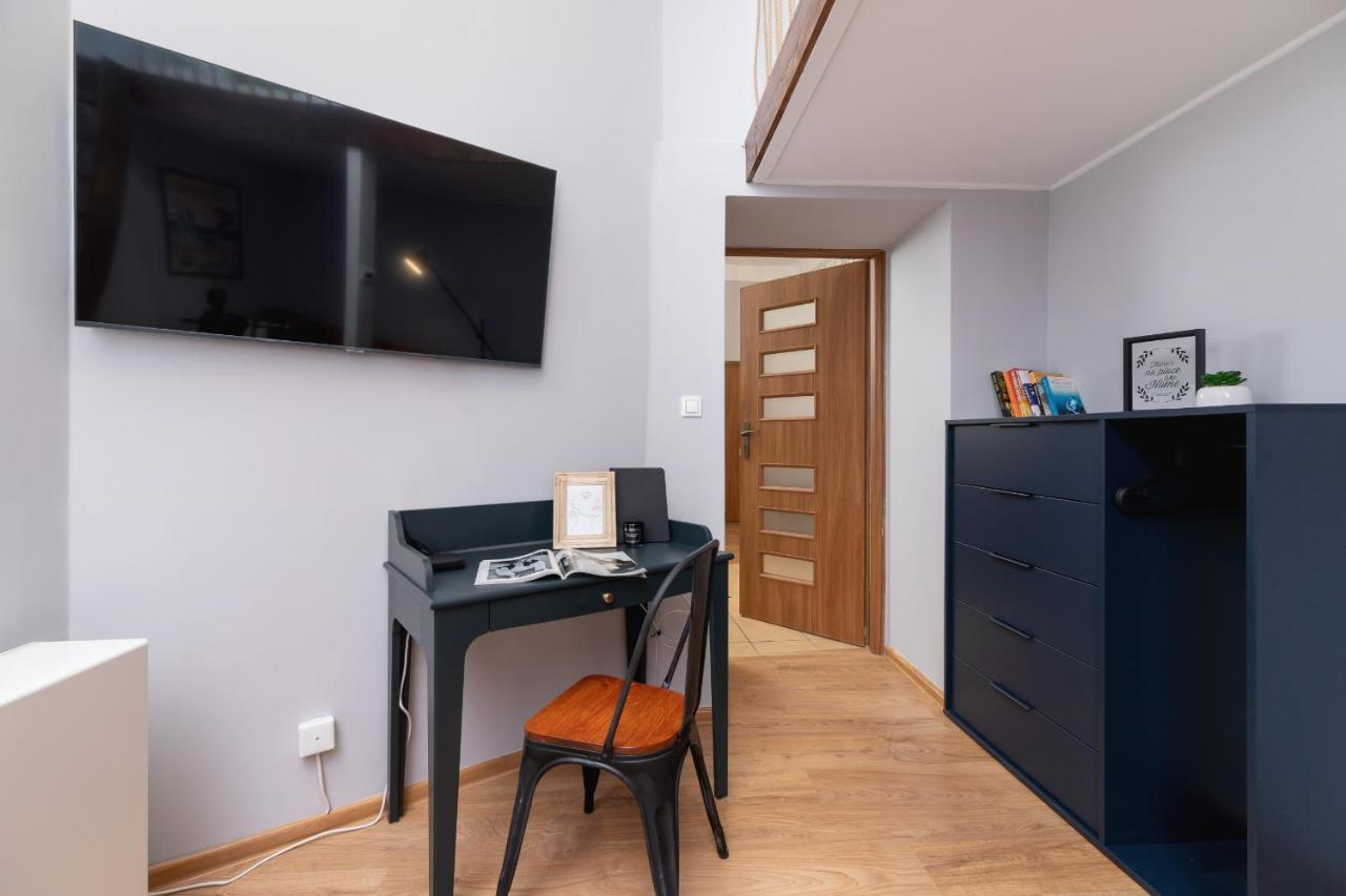 Mezzanine Retro Strzelecka Old Town By Renters *