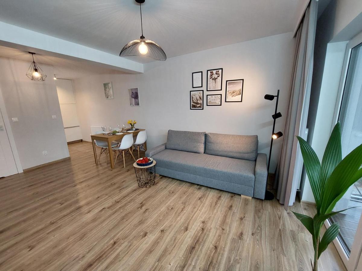 Mr - Limba Apartament *