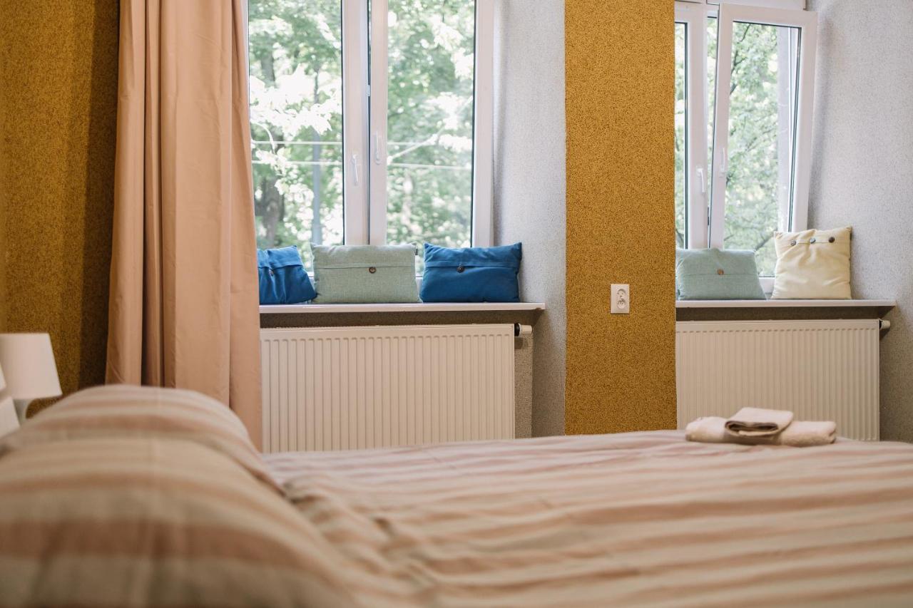West13 Guest Hostel *