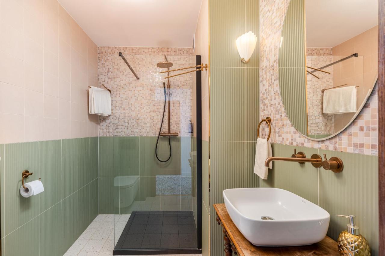 Luxury In A Truly Perfect Location Apartment *