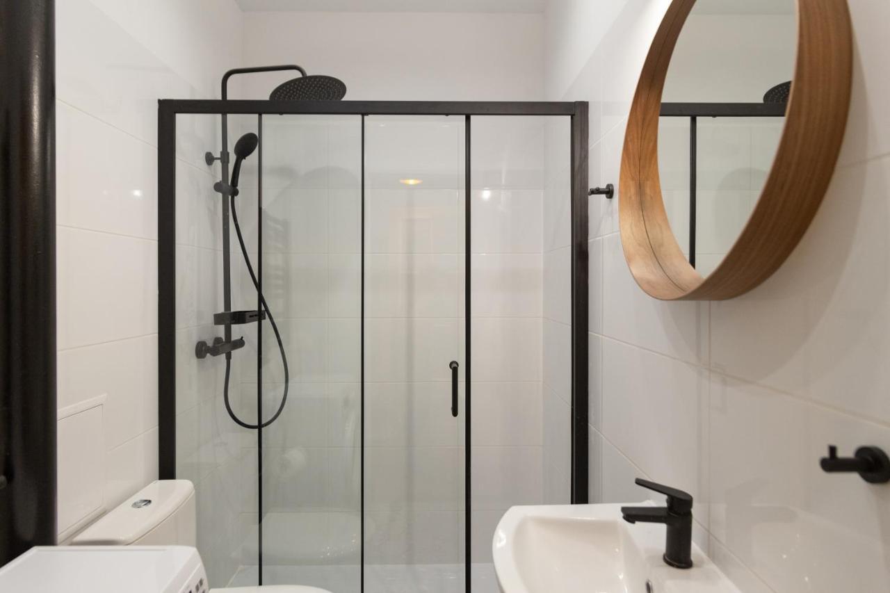 Beautiful Fully Equipped By The Main Square Apartament Kraków