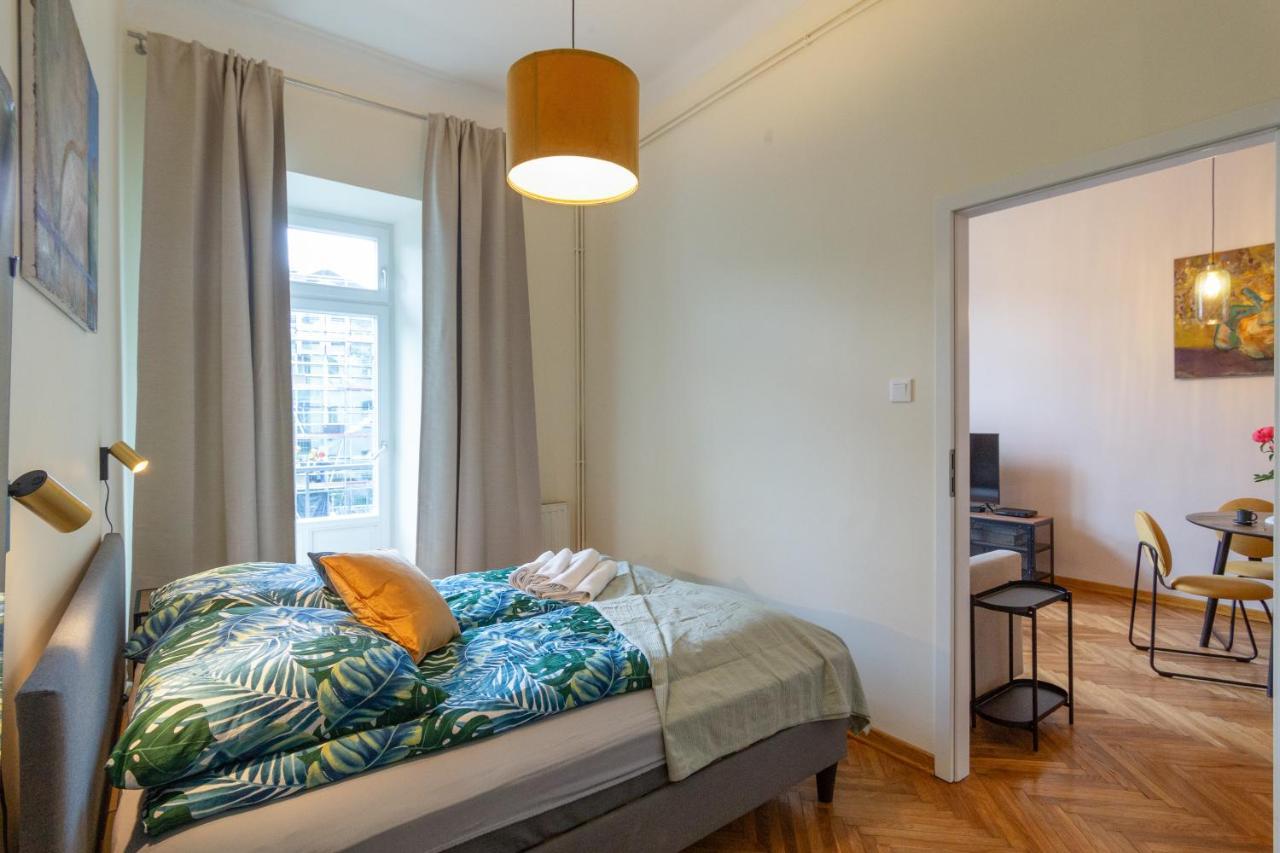 Beautiful Fully Equipped By The Main Square Apartament Kraków