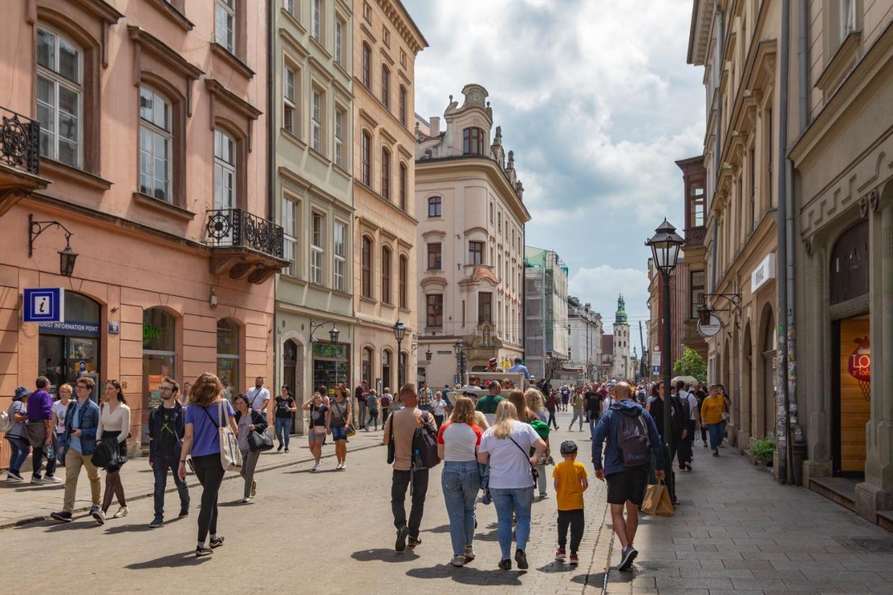Beautiful Fully Equipped By The Main Square Apartament Kraków