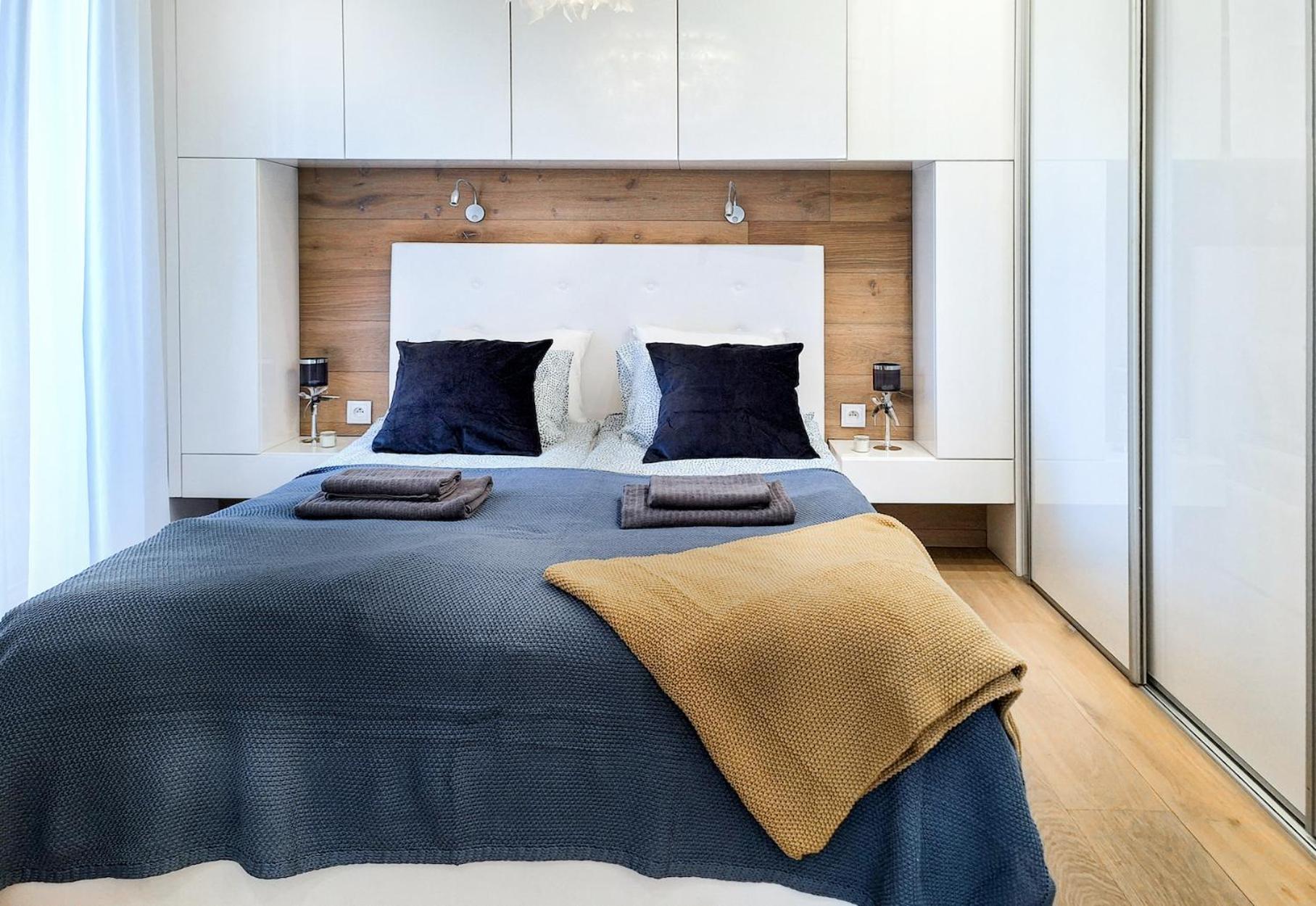 Classy 2-room With Private Garden And Air Conditioning- Old Town Apartment *