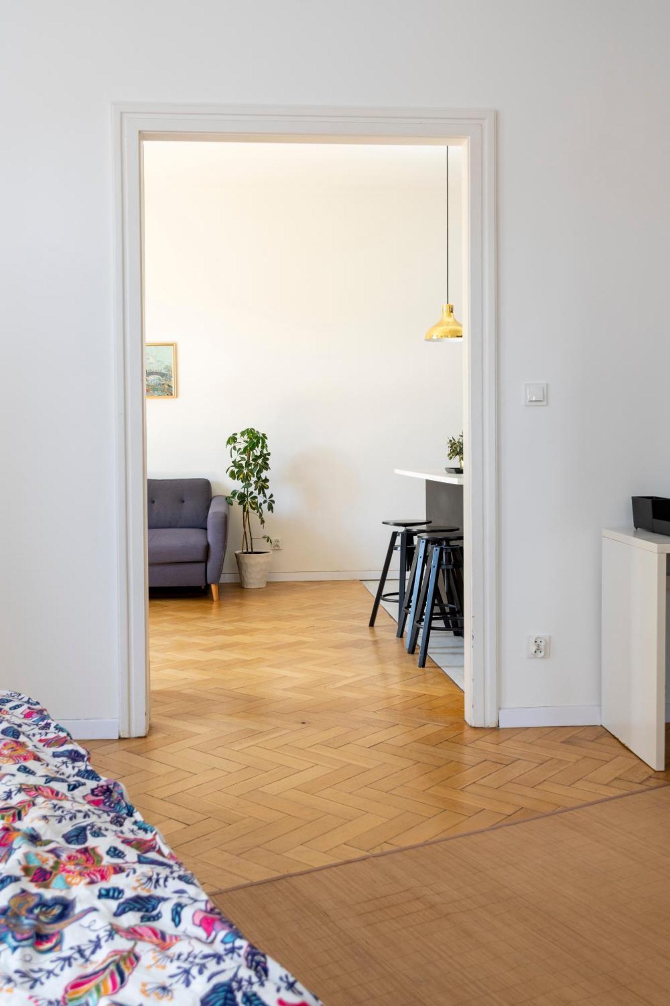- Balcony, Workspace, Tram Stop - By Rentujemy Apartment