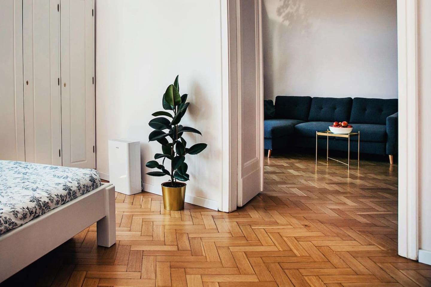 Apartment - Balcony, Workspace, Tram Stop - By Rentujemy