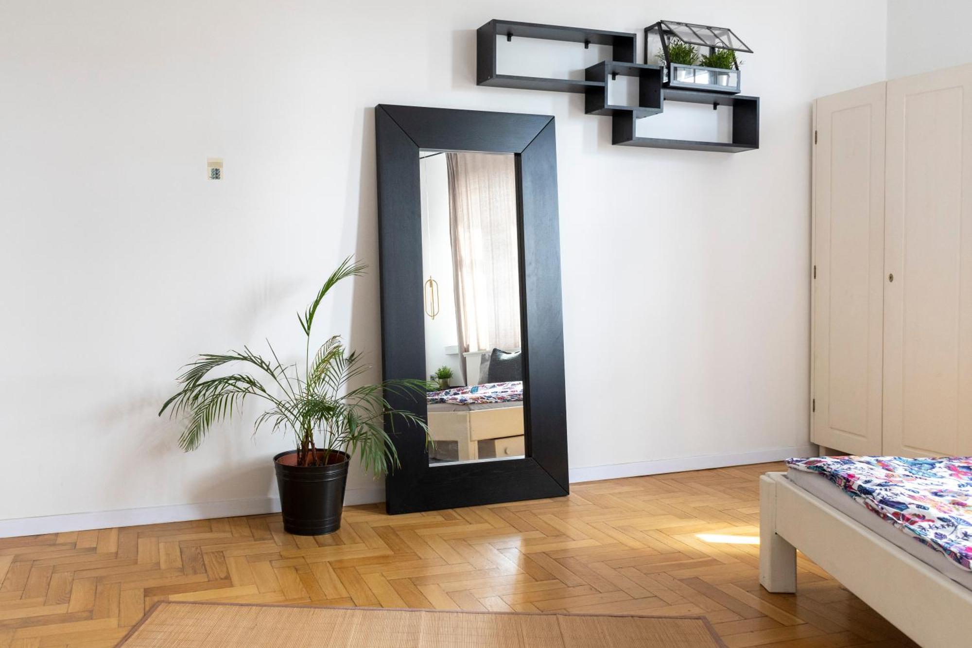 Apartment - Balcony, Workspace, Tram Stop - By Rentujemy *