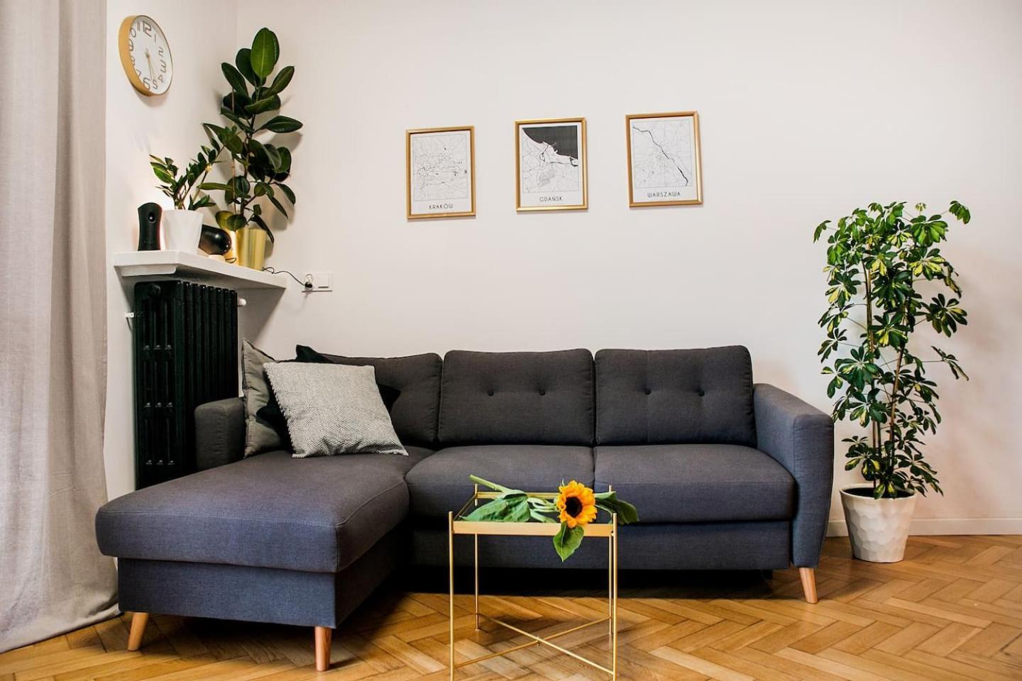 Apartment - Balcony, Workspace, Tram Stop - By Rentujemy
