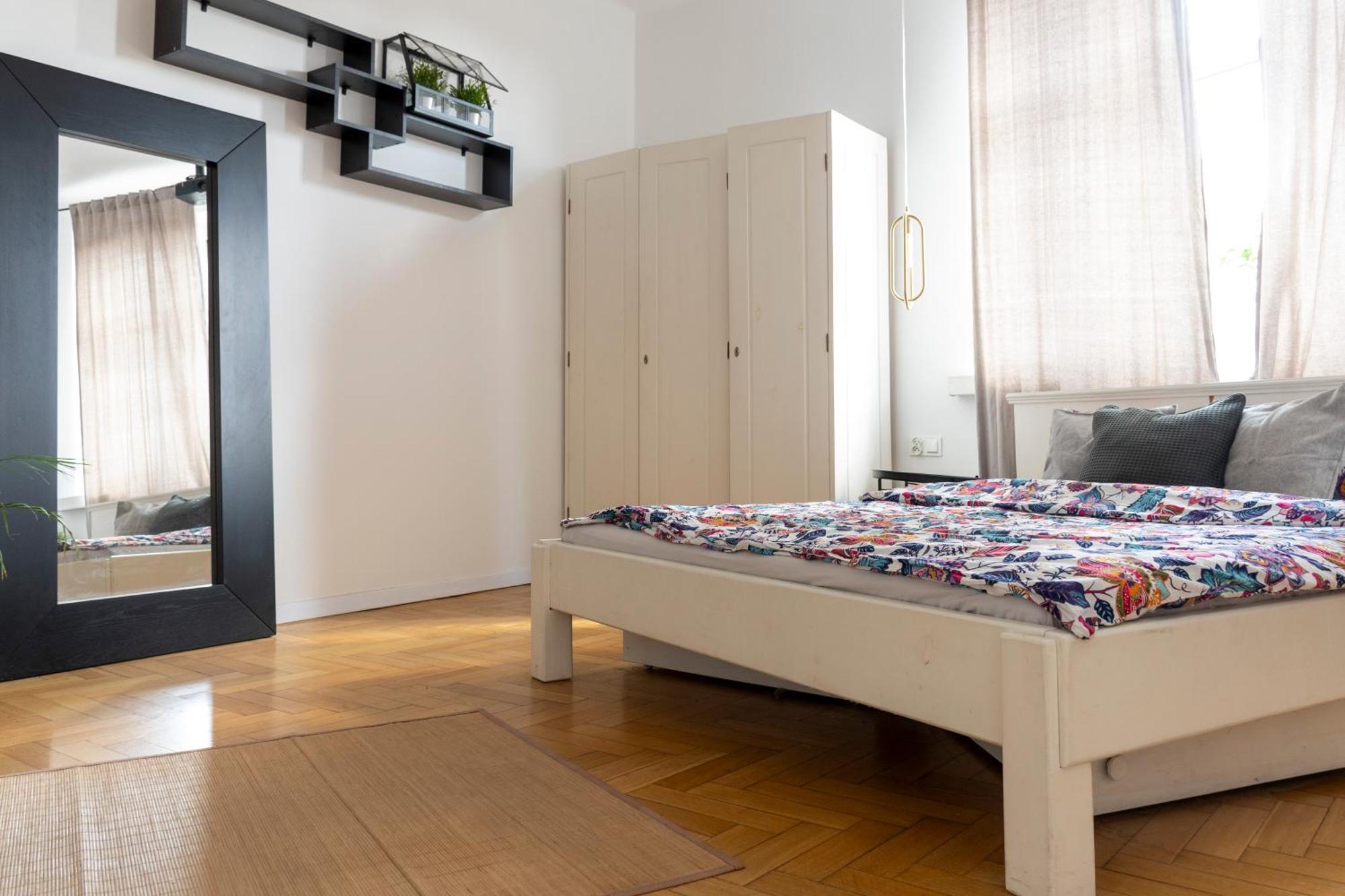 - Balcony, Workspace, Tram Stop - By Rentujemy Apartment Krakow