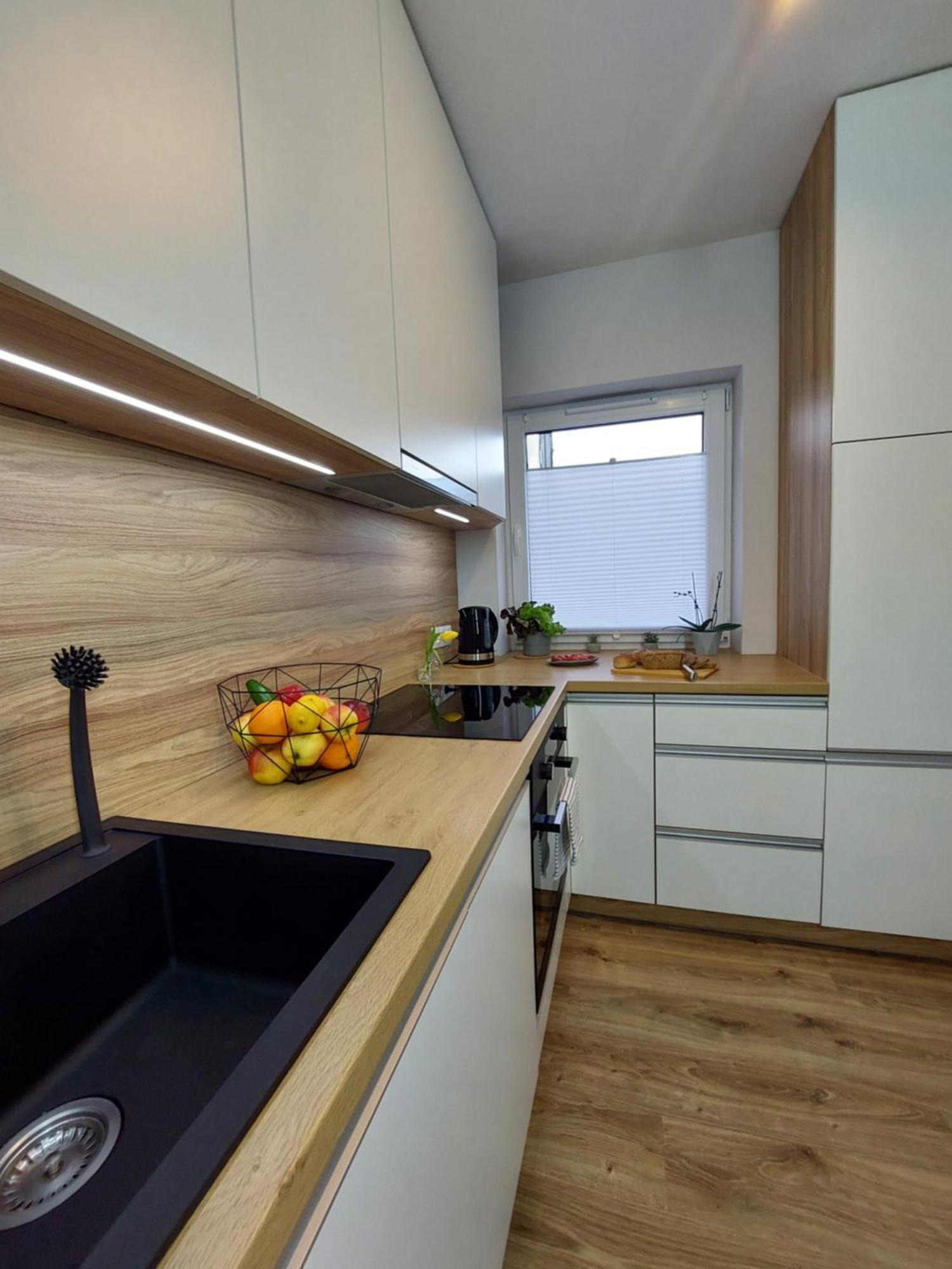 Mr - Limba Apartament
