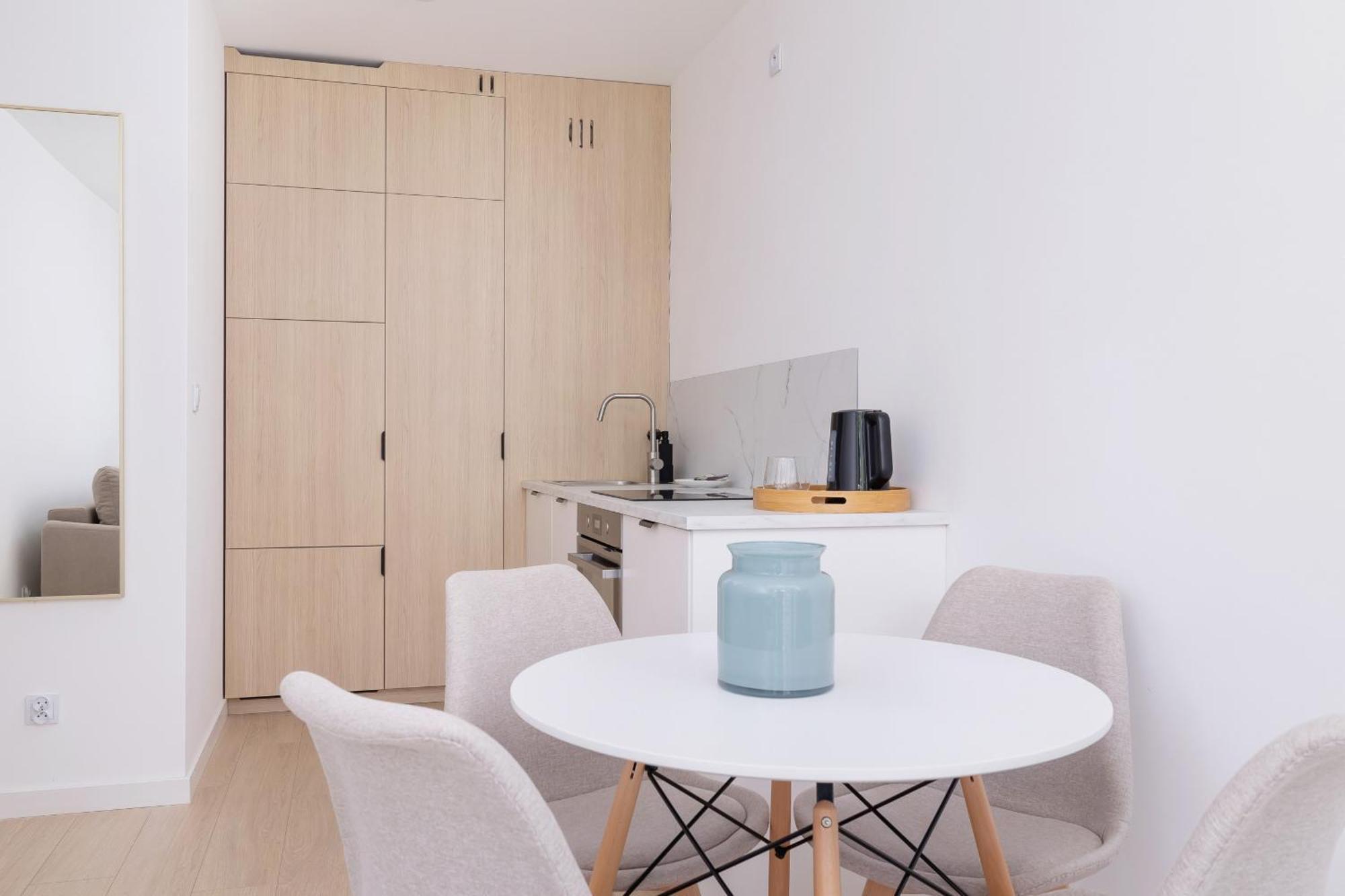 Krowoderska With Balcony Near Center By Rent Like Appartement