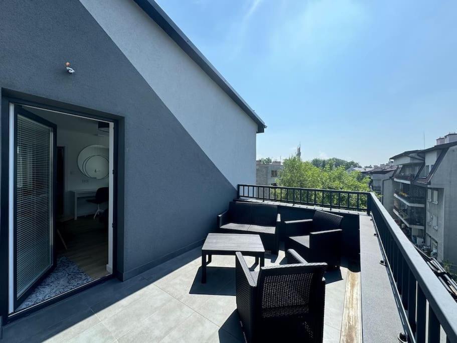 Luxuriously Decorated In A Calm District Of Apartment Krakow