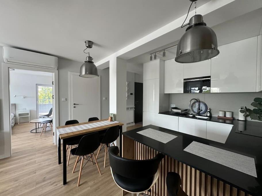 Apartment Luxuriously Decorated In A Calm District Of