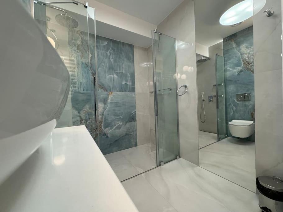 Luxuriously Decorated In A Calm District Of Apartment *