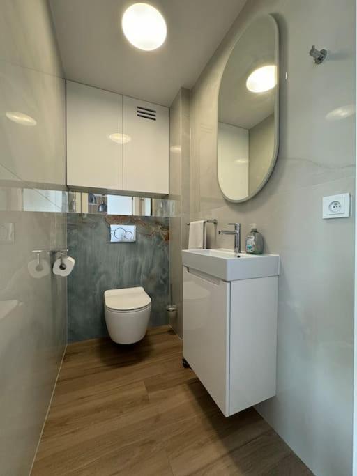 Apartment Luxuriously Decorated In A Calm District Of