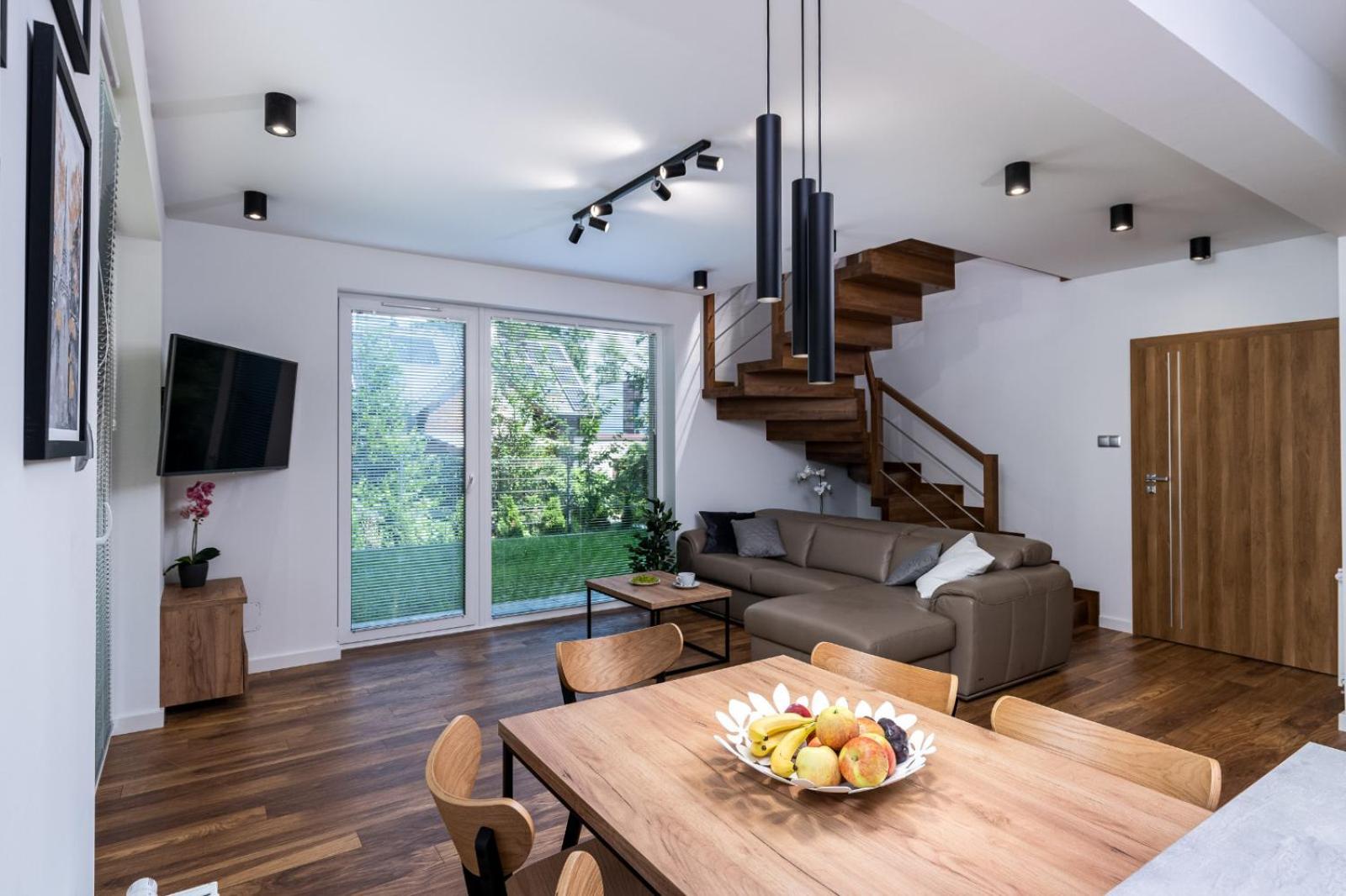 Prestigious With Garden, Garage, And Elegant Krakau