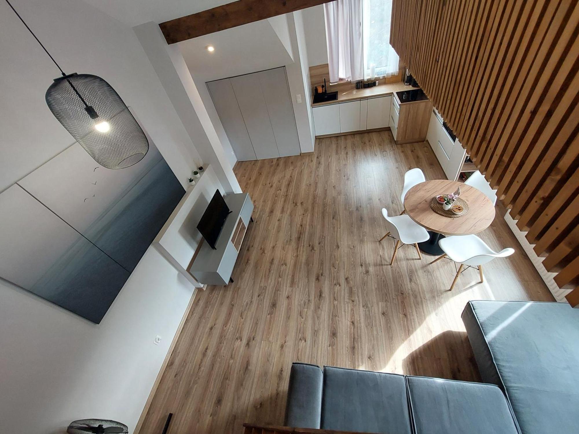 Mr - Limba Apartament