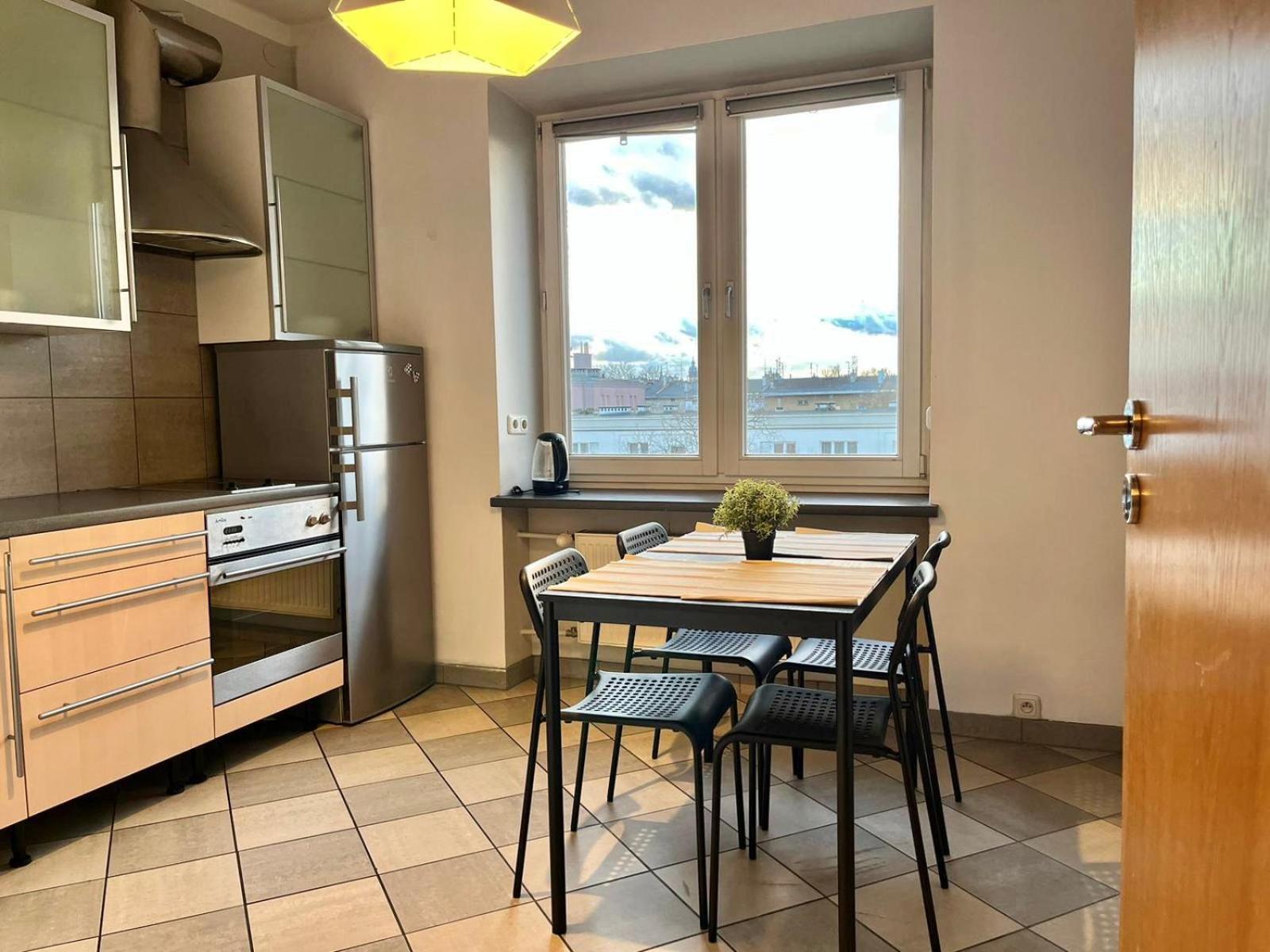 Old Town Apartment *