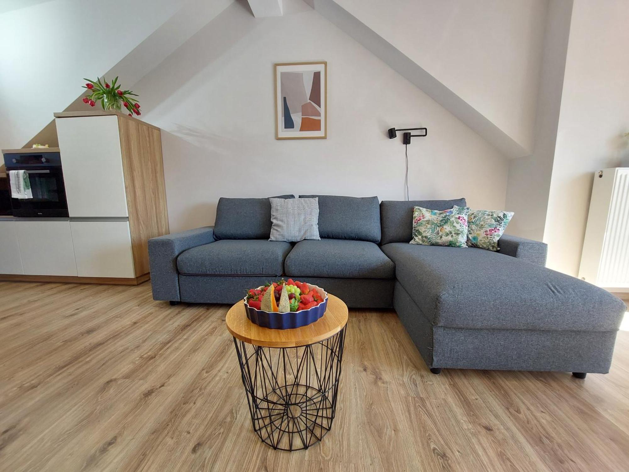 Mr - Limba Apartament