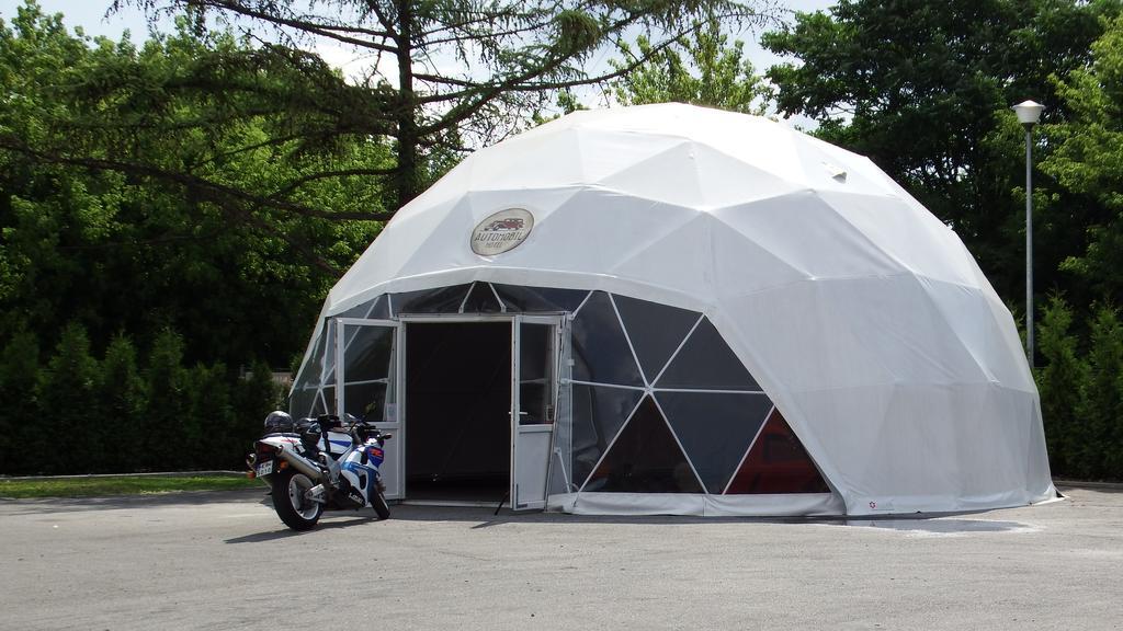 Hotel Automobil 3*