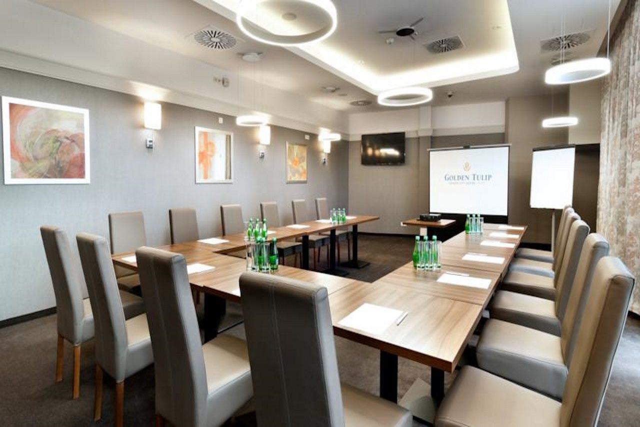 Hotel Golden Tulip City Center 4*