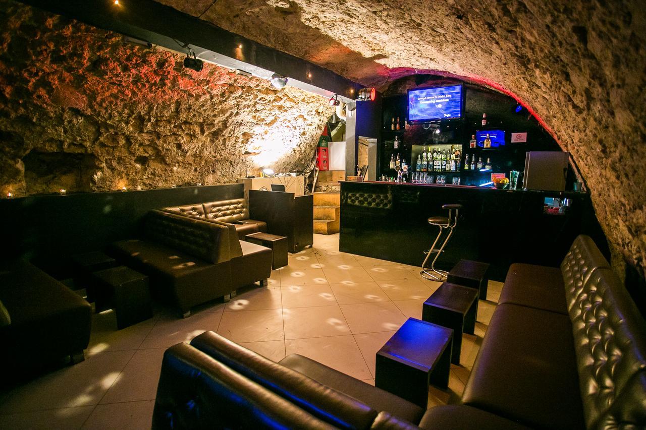 Let's Rock Party Hostel! Age Limit From 18 Until 40! Albergue *