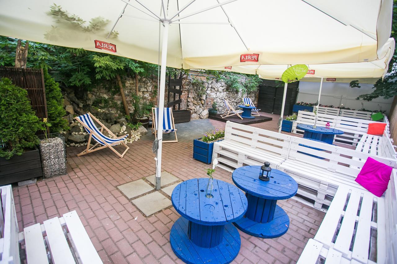 Albergue Let's Rock Party Hostel! Age Limit From 18 Until 40!