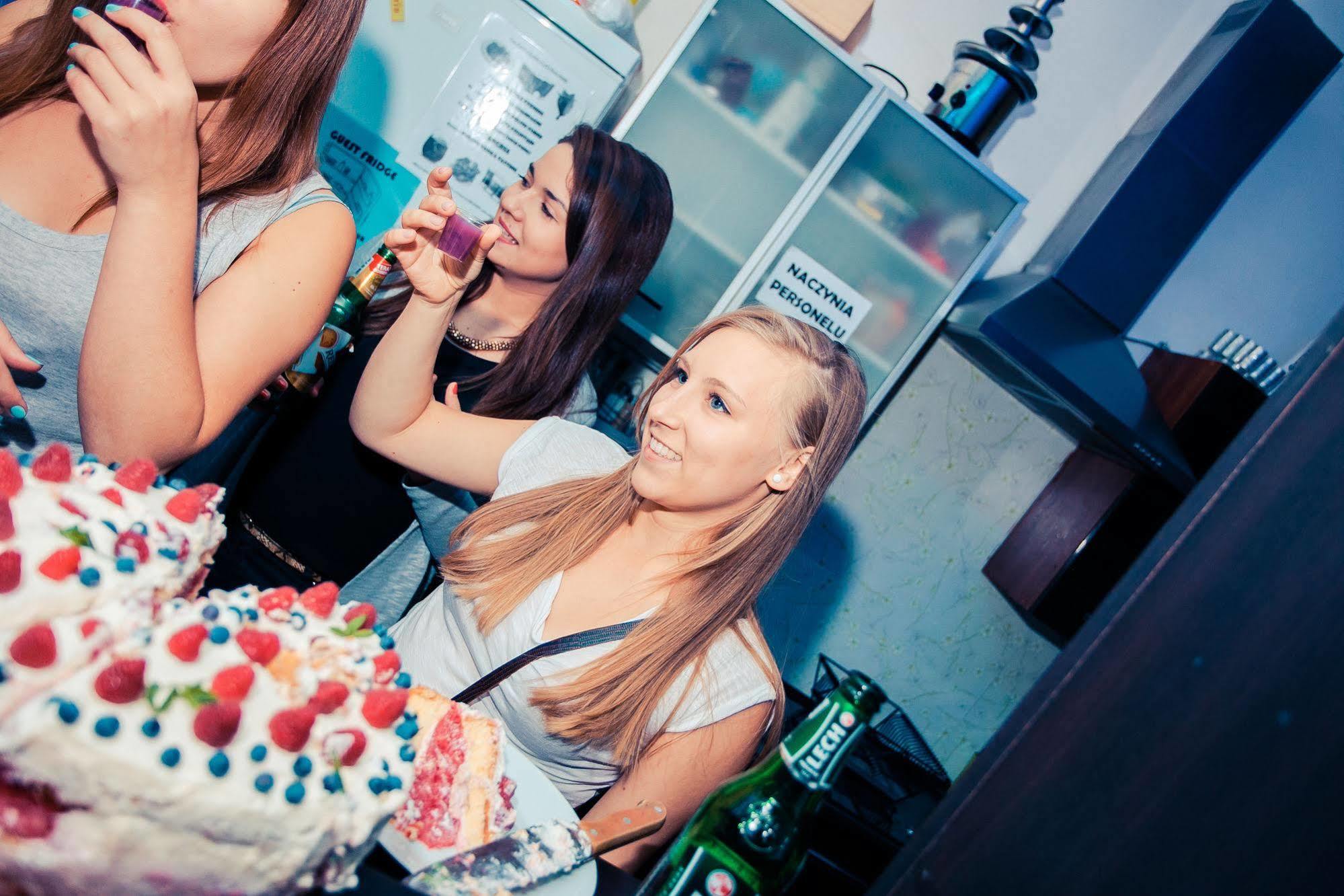 Let's Rock Party Hostel! Age Limit From 18 Until 40! Albergue