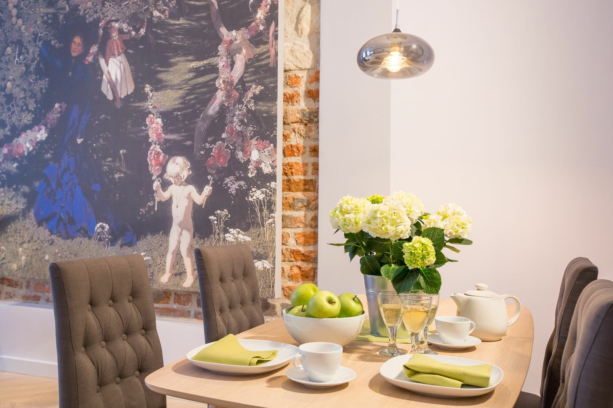 Cadena Gallery