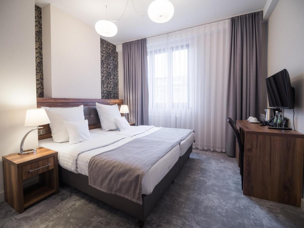 Hotel Miodowa 3*