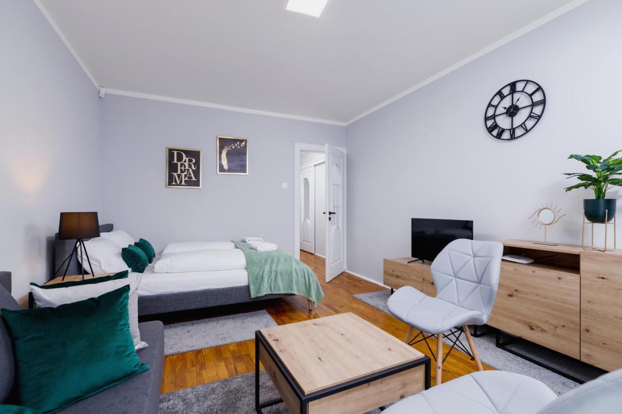 Apartment Modern Apartments Cracow Lagiewniki By Renters *