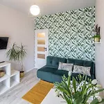 Apartament With Garden Bezplatny Parking !!!