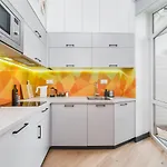 Modern, Well Organised Place In City Centre By Homeclick