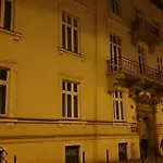 Bright&Comfy Apt -Few Min To Main Square