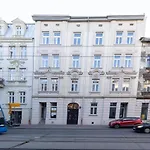 Lion Apartments - Premium Studio With Balcony