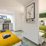 Cosy Apartment In Perfect Location