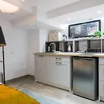 Cosy Apartment In Perfect Location