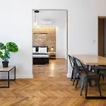 Fancy Apartments With Lift And A/C