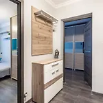 3 Bedrooms Comfy Flat Celarowska