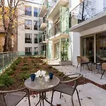 Kraków Rynek Podgórski Studio by Renters