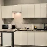Apartment Modern, Balcony, 5 Os, Down Town