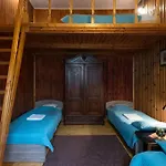 Big Cosy Retro Apt, Free Parking, 15Min Oldtown & Kazimierz - By Homelike Krakow